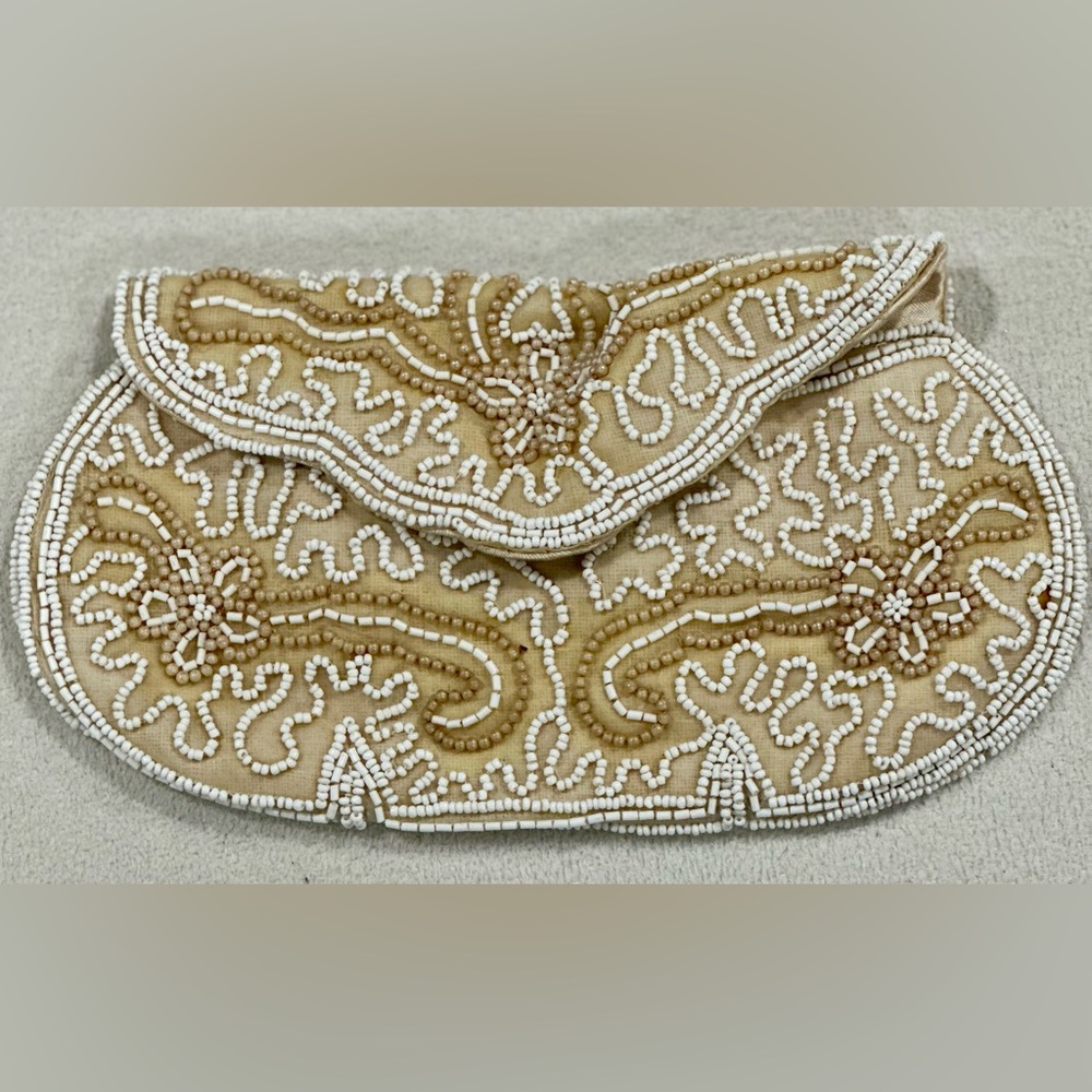 Gorgeous Vintage Ivory Handmade in Japan Beaded Sequin Purse